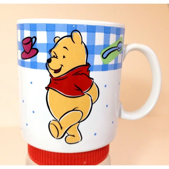 Vintage Disney Winnie The Pooh Mug with Pooh  1997 Sakura - Picture 1 of 9